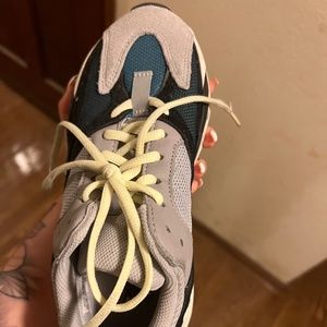 adidas Yeezy Boost 700